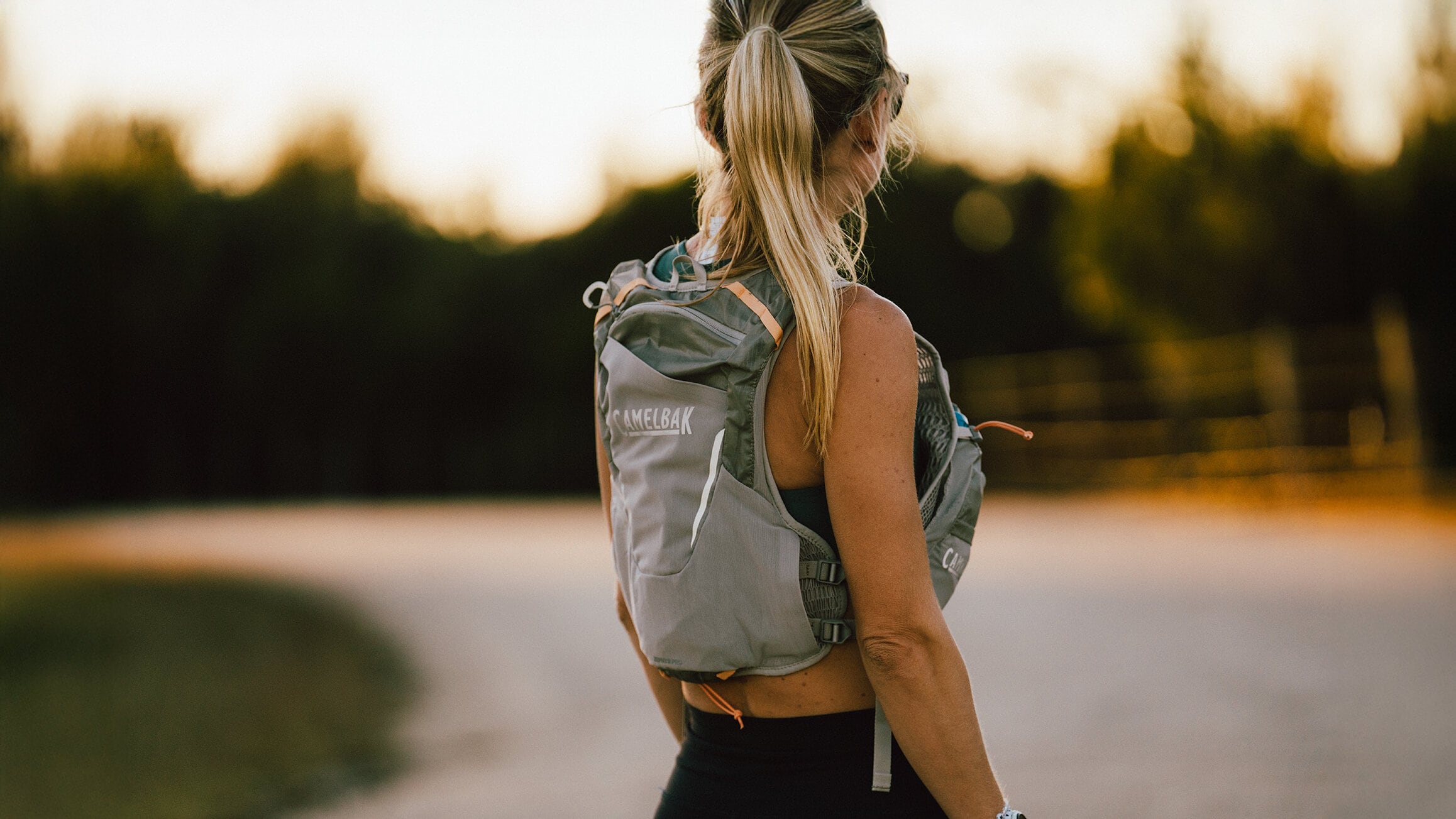 https://www.camelbakshop.dk/pub_docs/files/CBK_SP25_Campaign_RUN_241211_CAMELBAK_TX_020413.JPG